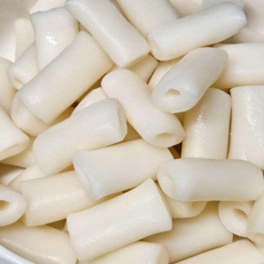 Korean style gnocchi in Rice (Hollow center) / 맛찬들 구멍 쌀 떡볶이떡 1kg